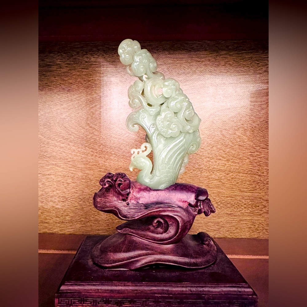 Nephrite phoenix work of art